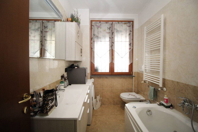 Appartamento in vendita a Lazzate