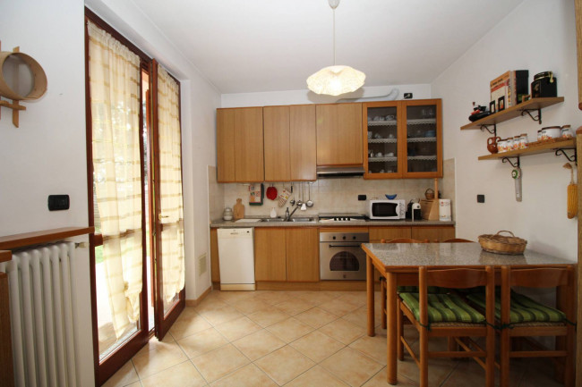 Appartamento in vendita a Lazzate