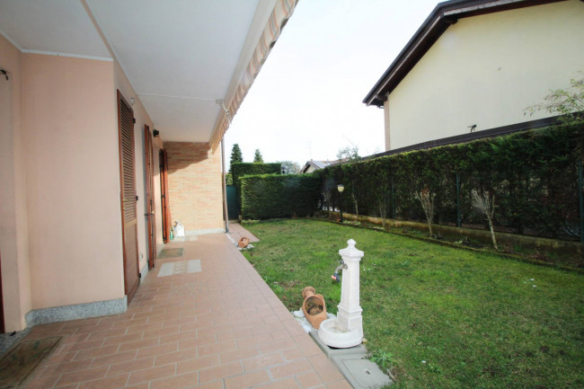 Appartamento in vendita a Lazzate