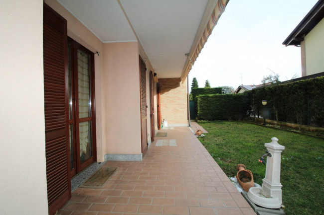 Appartamento in vendita a Lazzate