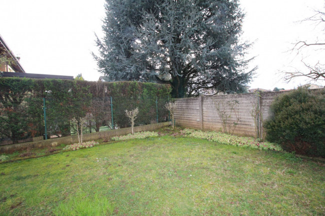 Appartamento in vendita a Lazzate