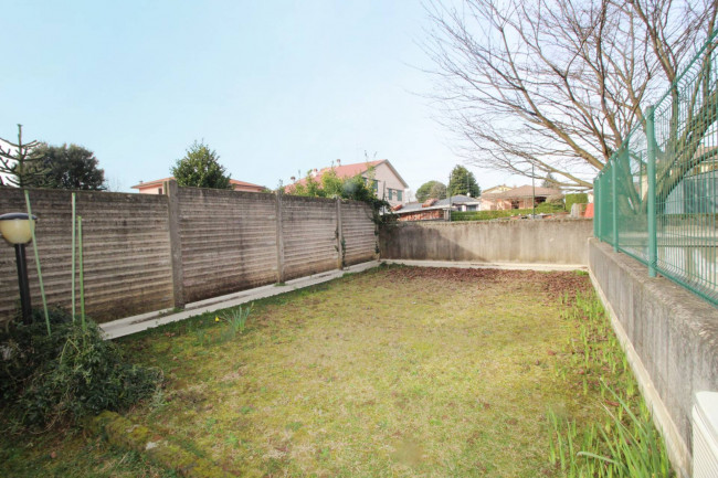 Appartamento in vendita a Lazzate