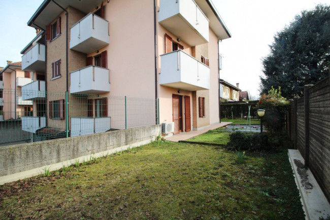 Appartamento in vendita a Lazzate