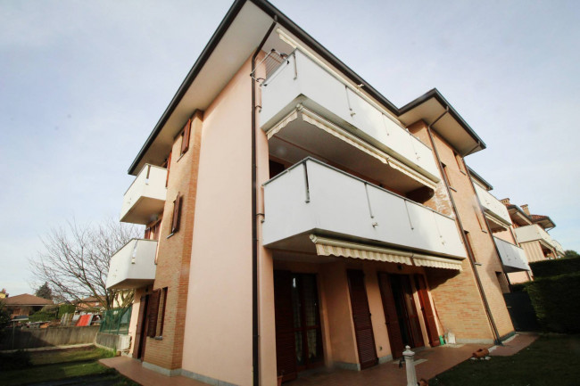 Appartamento in vendita a Lazzate