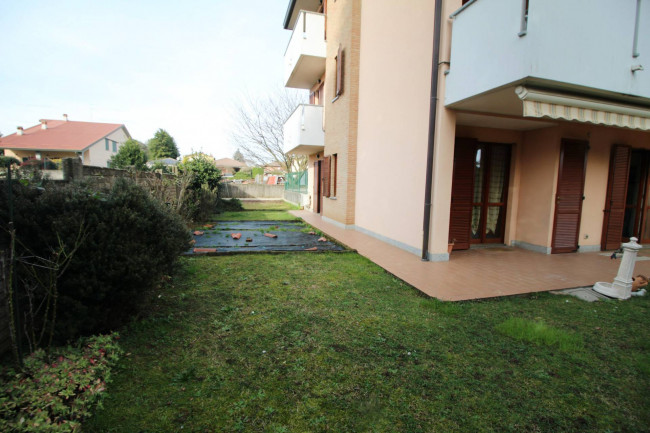 Appartamento in vendita a Lazzate