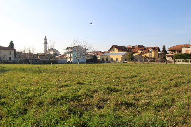 Terreno edificabile in vendita a Lazzate