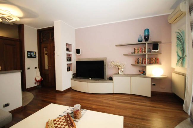 Appartamento in vendita a Lazzate