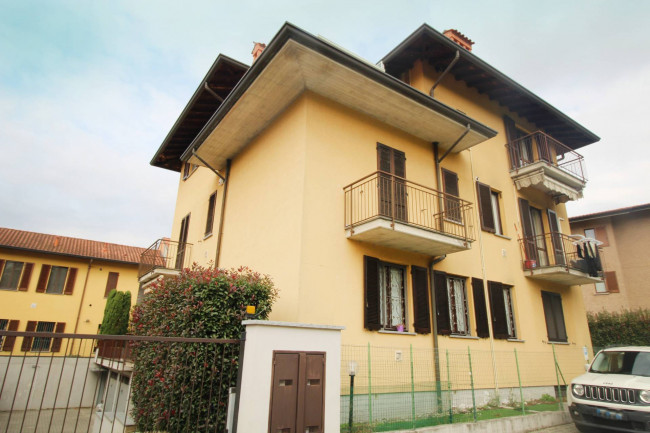 Appartamento in vendita a Lazzate