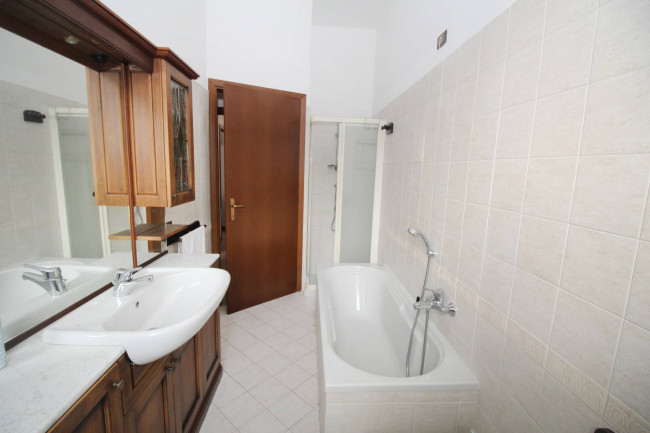 Appartamento in vendita a Lazzate