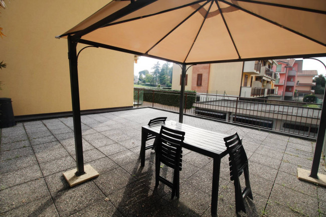 Appartamento in vendita a Lazzate