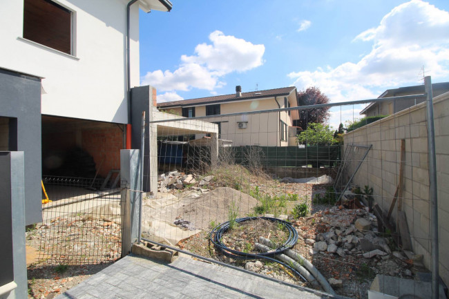 Villa in vendita a Lazzate