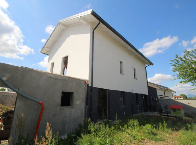 Villa in vendita a Lazzate
