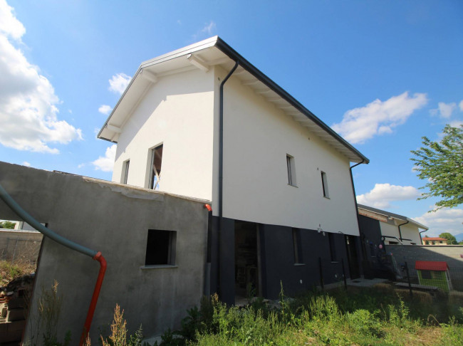 Villa in vendita a Lazzate