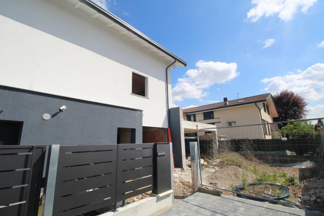 Villa in vendita a Lazzate