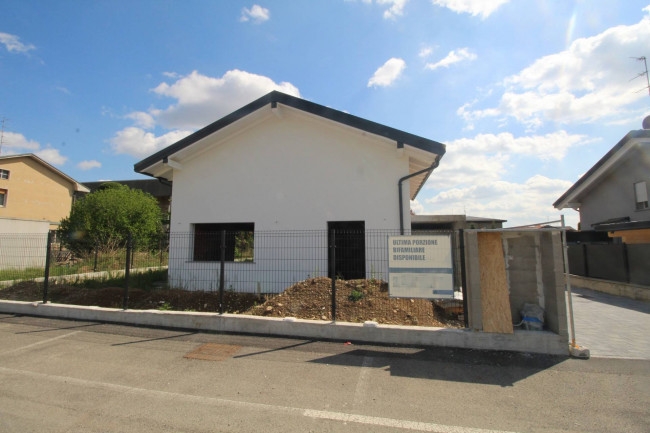 Villa in vendita a Lazzate