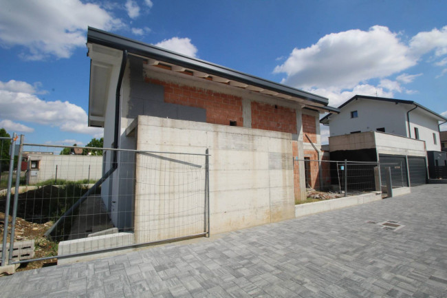 Villa in vendita a Lazzate