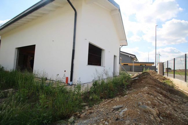 Villa in vendita a Lazzate