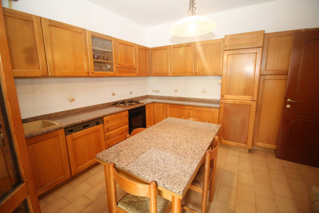 Appartamento in vendita a Lazzate