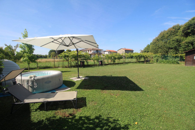 Appartamento in vendita a Lazzate