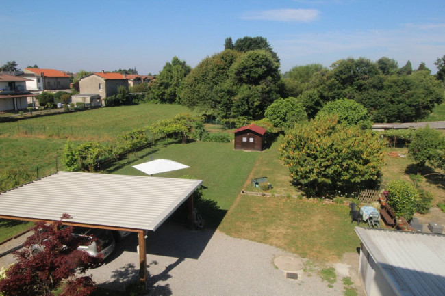 Appartamento in vendita a Lazzate