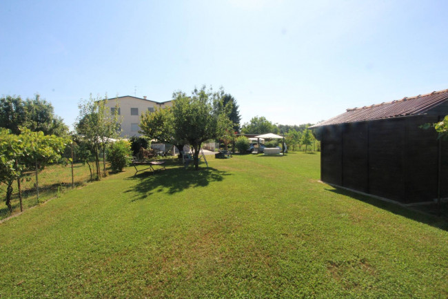 Appartamento in vendita a Lazzate