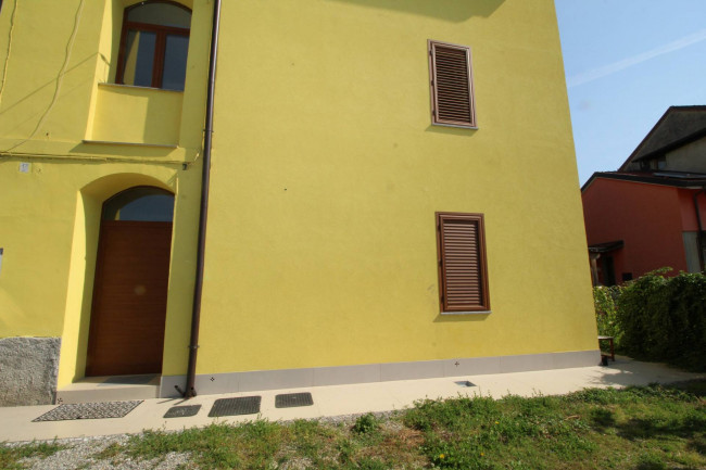 Appartamento in vendita a Lazzate