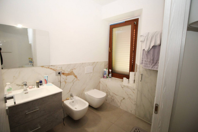 Appartamento in vendita a Lazzate