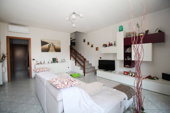 Villa in vendita a Lazzate