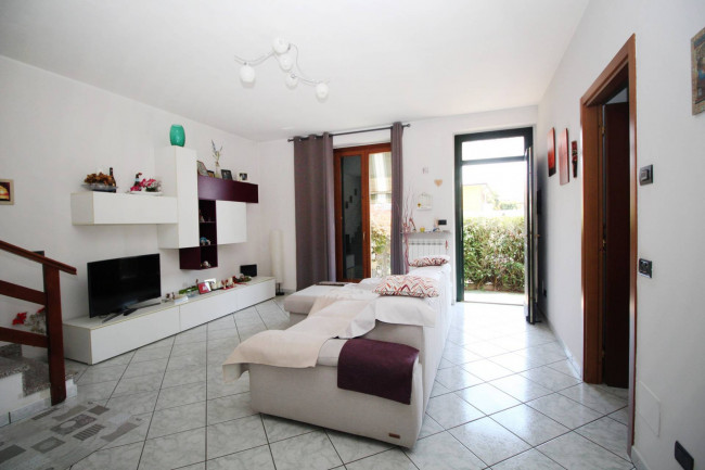 Villa in vendita a Lazzate