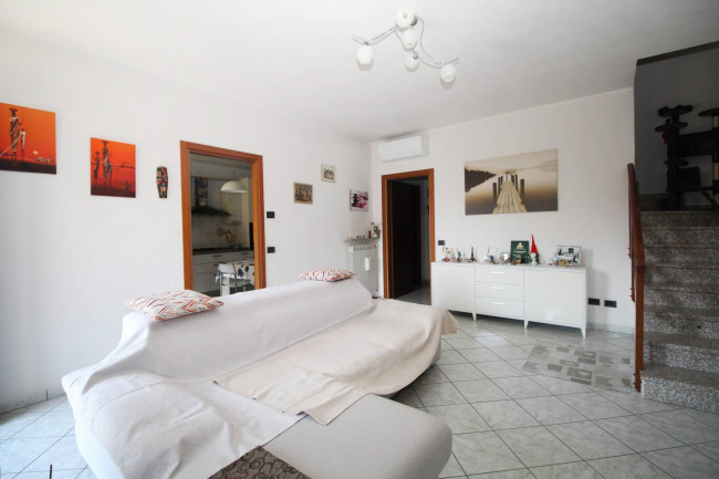 Villa in vendita a Lazzate