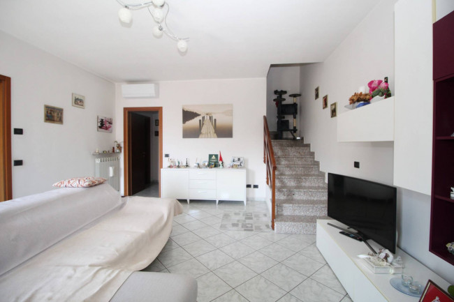 Villa in vendita a Lazzate