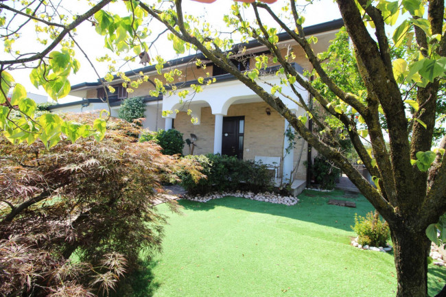 Villa in vendita a Misinto