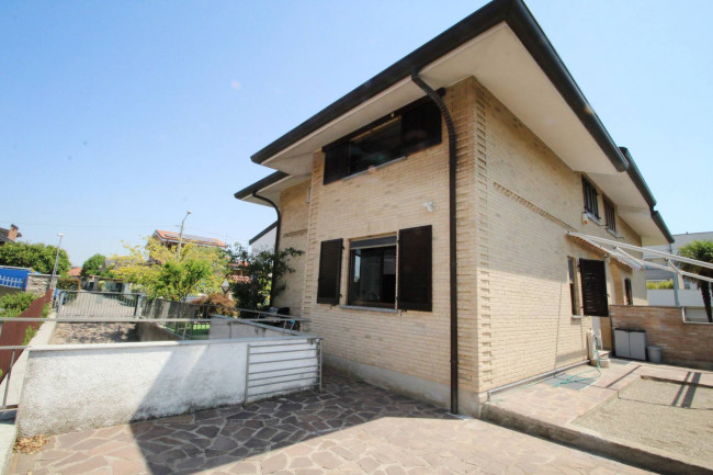 Villa in vendita a Misinto