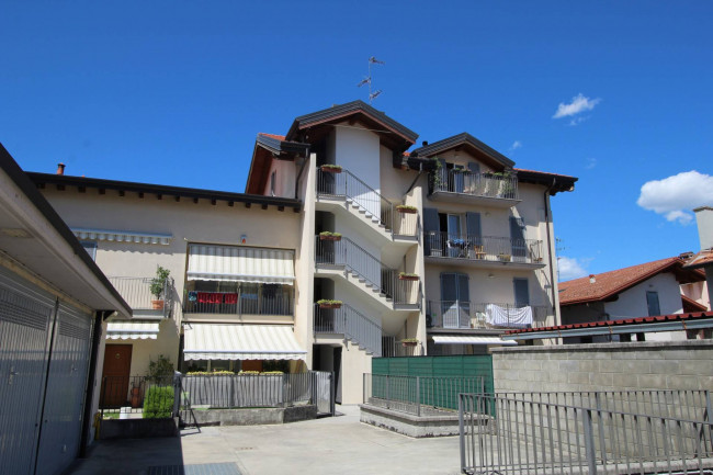 Appartamento in vendita a Lazzate