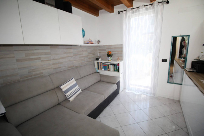Appartamento in vendita a Lazzate