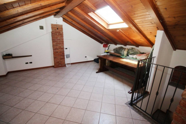 Appartamento in vendita a Lazzate