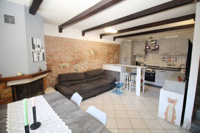 Appartamento in vendita a Lazzate