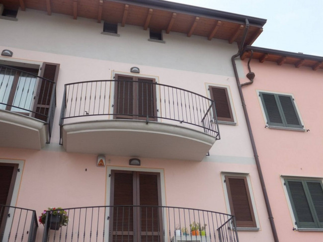 Appartamento in vendita a Lazzate