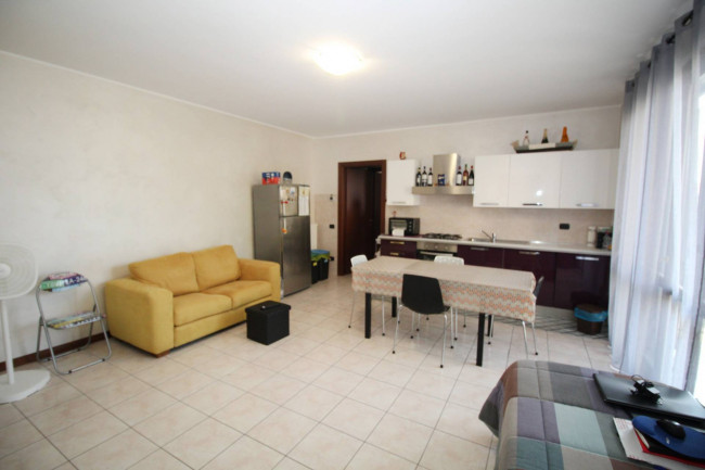 Appartamento in vendita a Lazzate