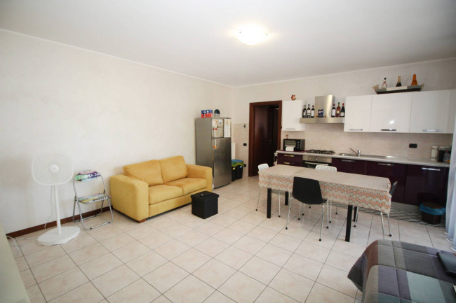 Appartamento in vendita a Lazzate