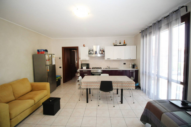 Appartamento in vendita a Lazzate