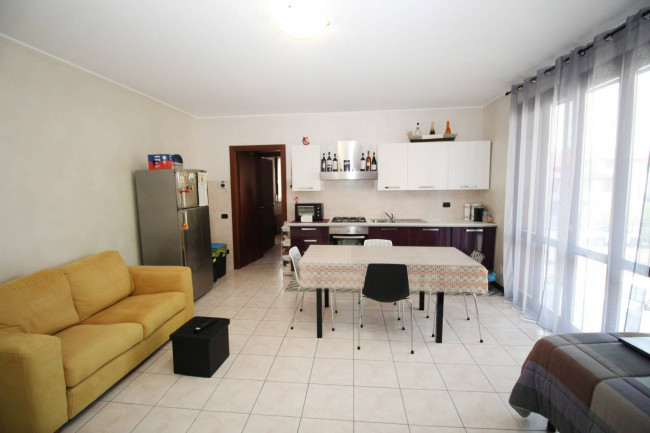Appartamento in vendita a Lazzate