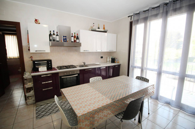 Appartamento in vendita a Lazzate