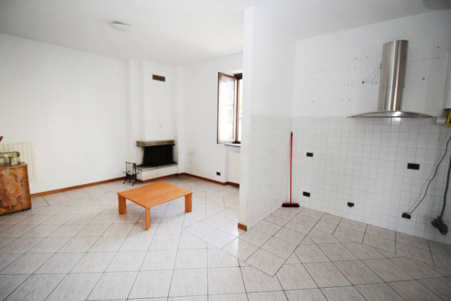 Appartamento in affitto a Lazzate