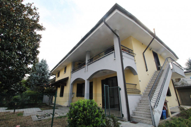 Appartamento in affitto a Lazzate