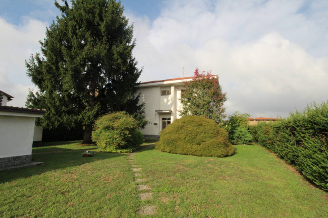 Appartamento in vendita a Lazzate