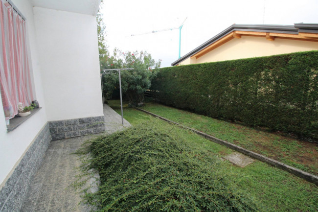 Appartamento in vendita a Lazzate
