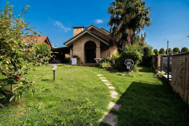 Villa in vendita a Misinto