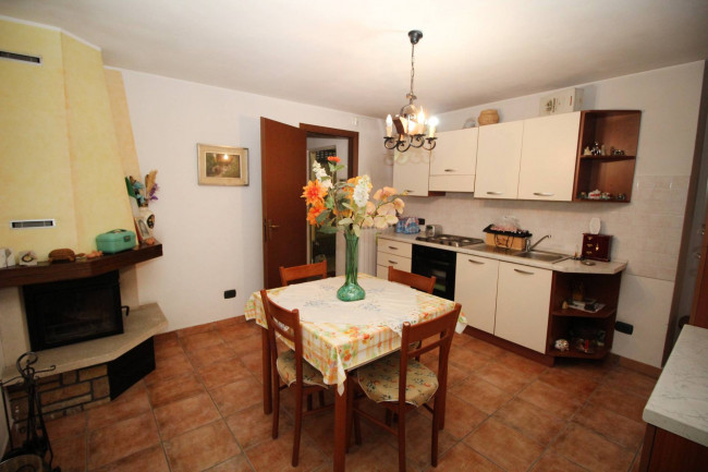 Villette a schiera in vendita a Lazzate