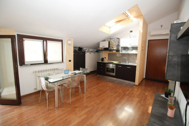 Appartamento in vendita a Ceriano Laghetto